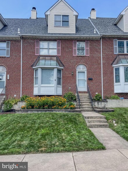 305 W Broad St, Souderton, PA 18964