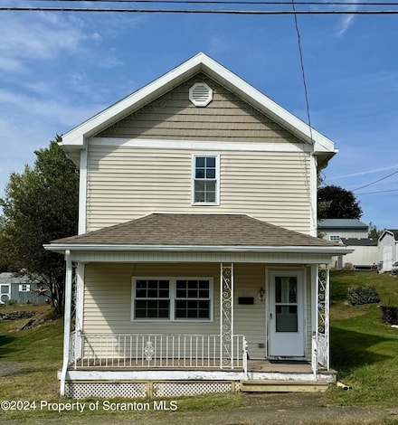 615 Jefferson Ave, Jermyn, PA 18433