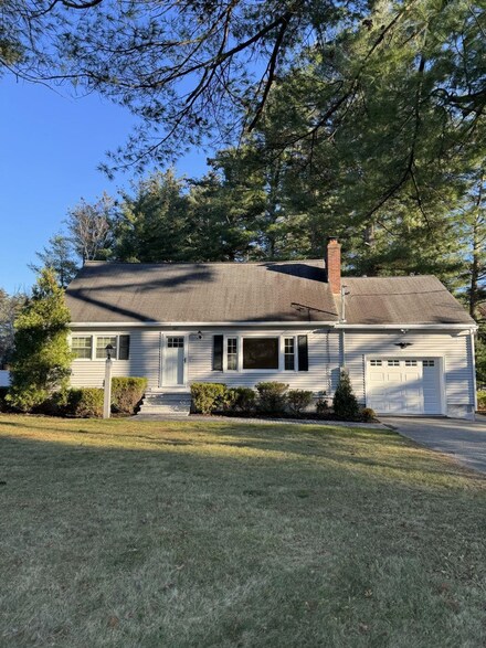 147 Lowell Rd, Windham, NH 03087