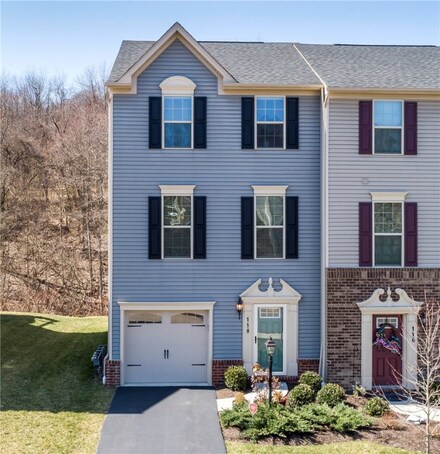 118 Arbor Trail Dr, McKees Rocks, PA 15136