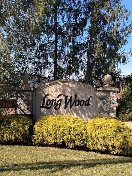 6001 Longwood Rd, Huntington, WV 25705
