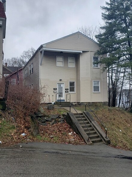 10 Perkins St, Worcester, MA 01605