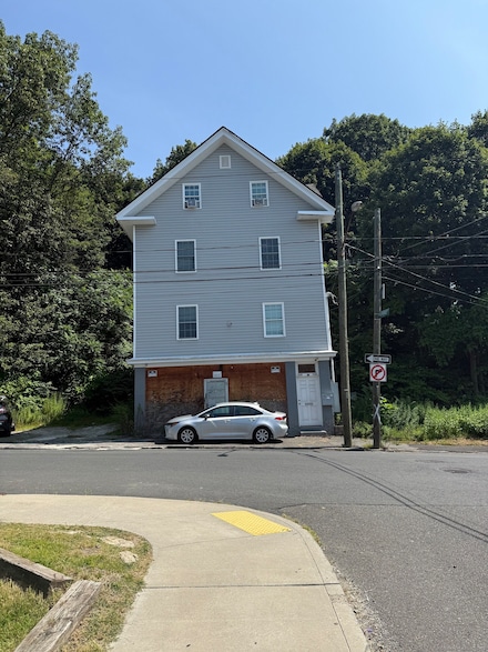 210 Bishop St, Waterbury, CT 06704