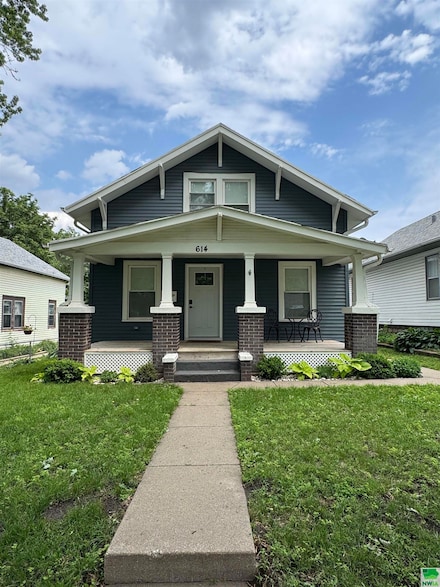 614 S Westcott St, Sioux City, IA 51106