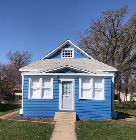 409 Wallace Ave N, Wessington Springs, SD 57382