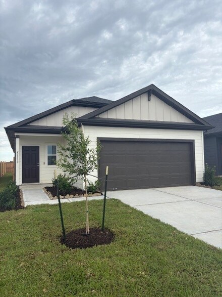 23110 Deanston Dr, Waller, TX 77484
