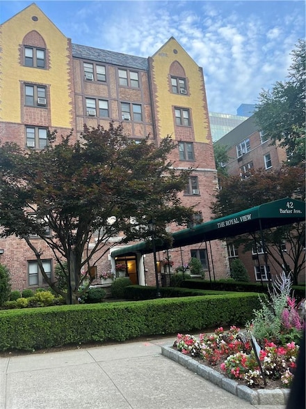 42 Barker Ave Unit 4G, White Plains, NY 10601