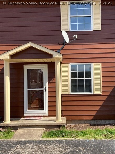5013 Saint Patrick Cir, Charleston, WV 25313