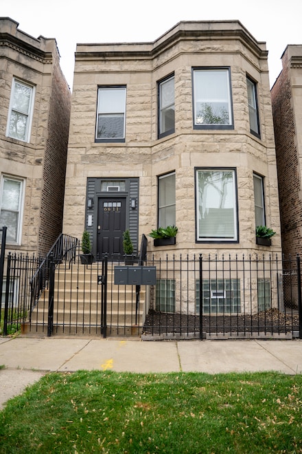 6611 S Rhodes Ave Unit 1, Chicago, IL 60637