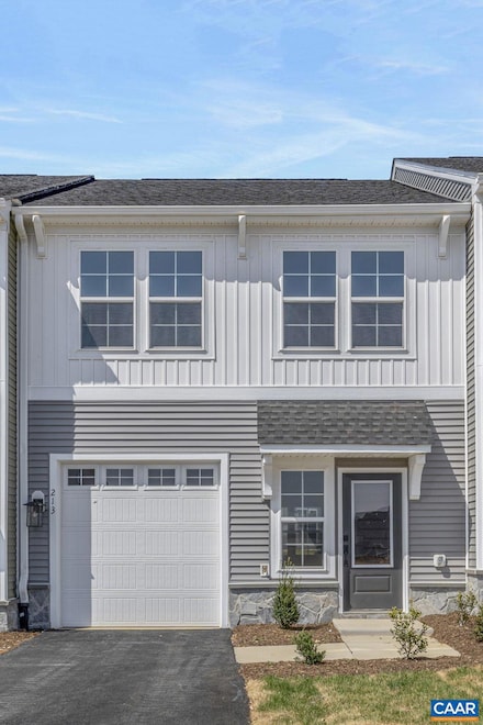 213 Sunbird Ln, Waynesboro, VA 22980