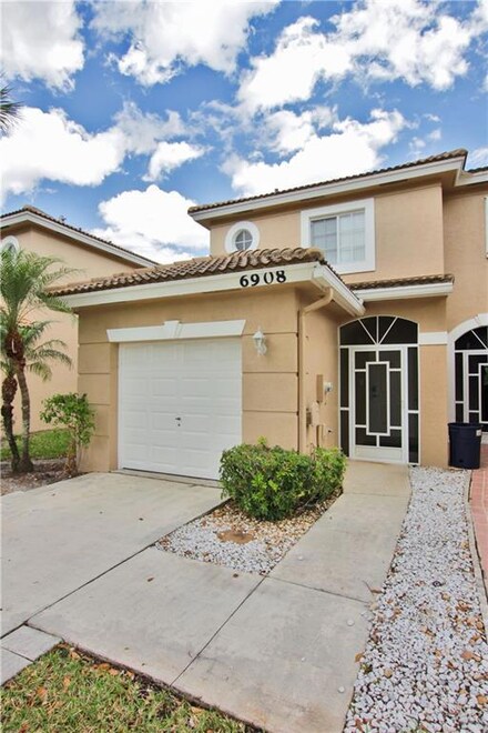 6908 Brook Hollow Rd, Lake Worth, FL 33467