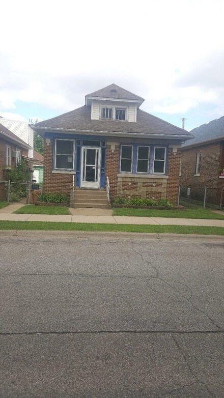 5011 Walsh Ave, East Chicago, IN 46312
