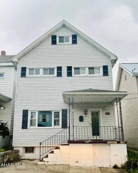 224 Spruce St, Cresson, PA 16630