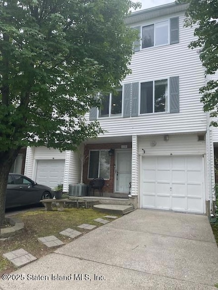 159 Aspen Knolls Way, Staten Island, NY 10312