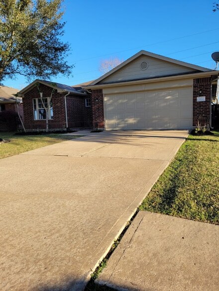 5814 Plantation Crest Dr, Katy, TX 77449