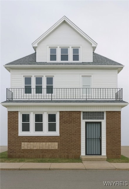 67 Holmes St, Buffalo, NY 14207