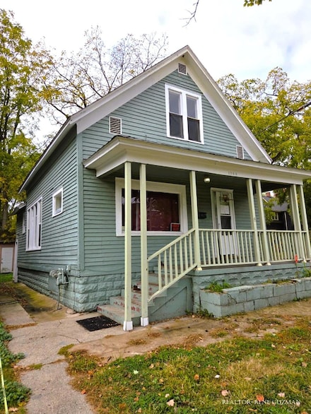 1309 6th St, Muskegon, MI 49441