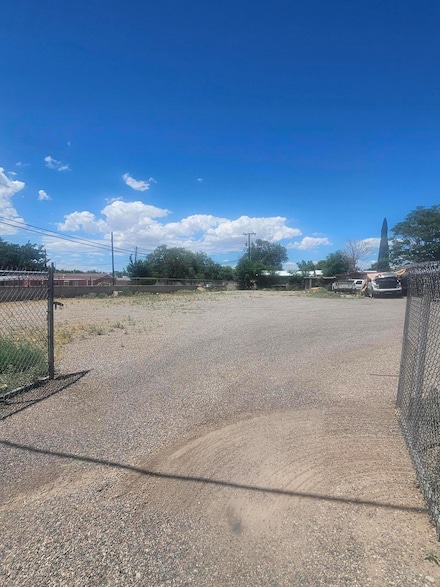 1921 John St SE, Albuquerque, NM 87102