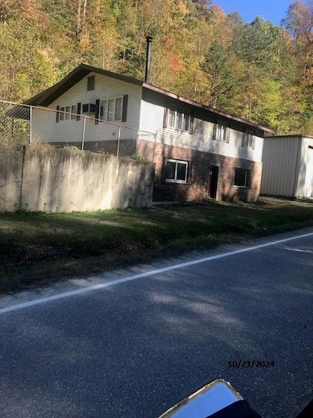 4530 Dorton Jenkins Hwy, Jenkins, KY 41537