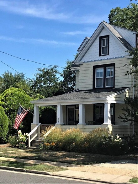 222 Hand Ave, Cape May Court House, NJ 08210