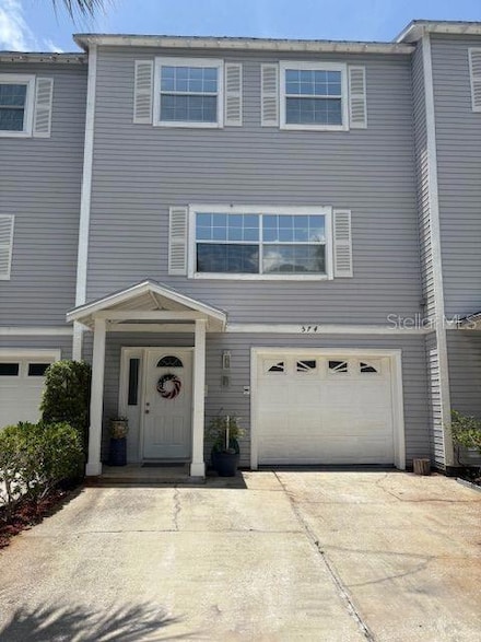 574 Ryans Woods Ln, Palm Harbor, FL 34683