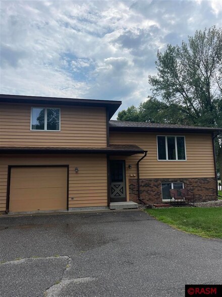 1756 1756 Colette Dr, North Mankato, MN 56003