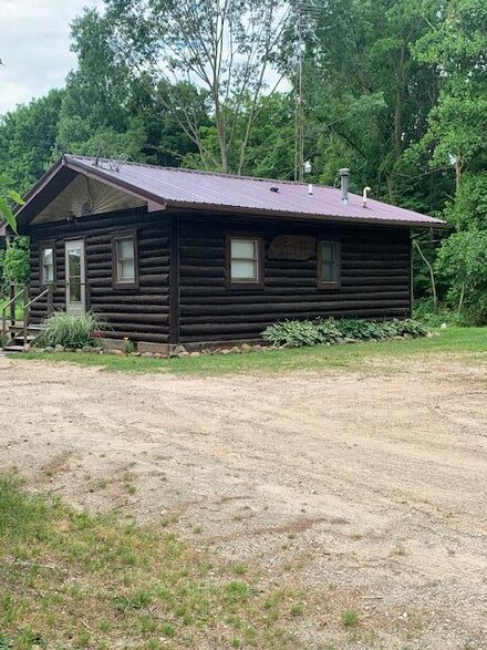 2727 W Camden Rd, Camden, MI 49232
