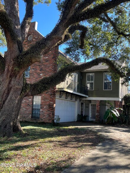 207 Chateau Place, Lafayette, LA 70503