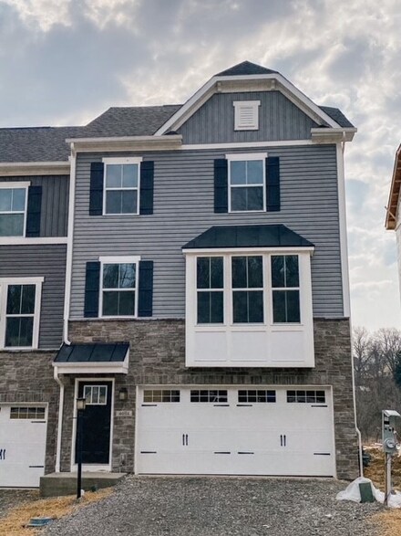 4054 Crown Dr, South Park, PA 15129