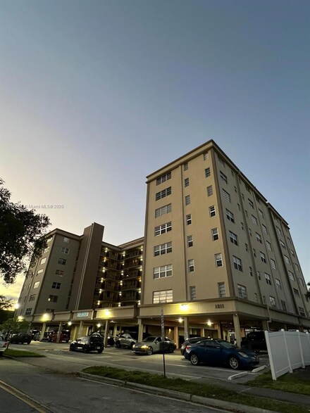 1811 Jefferson St Unit 602, Hollywood, FL 33020