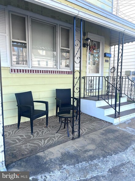 810 Pine St, Bristol, PA 19007