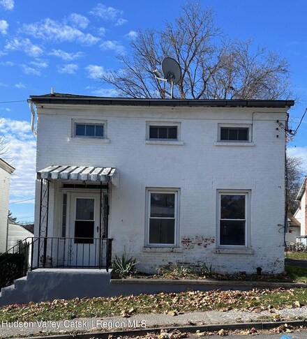 6 McDonald St, Saugerties, NY 12477