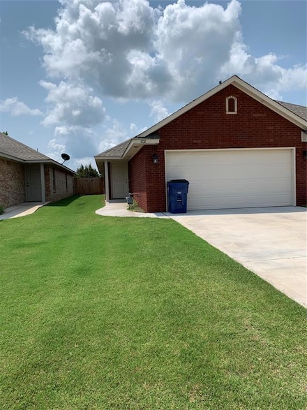 202 Woodbriar Rd, Noble, OK 73068