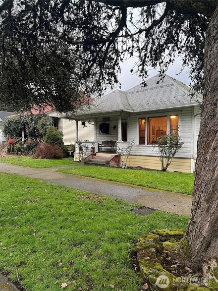 1024 S Thistle St, Seattle, WA 98108