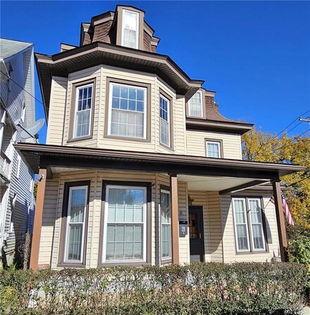 6 North St, Slatington, PA 18080
