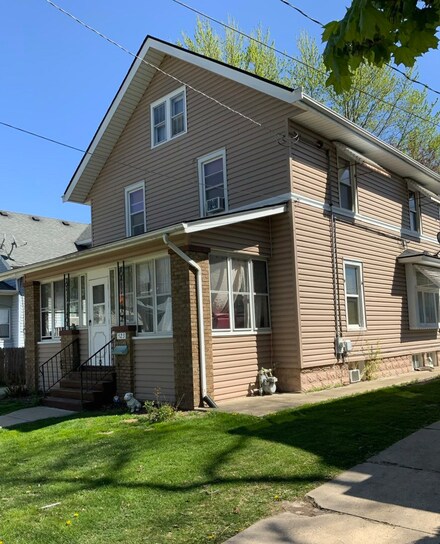 523 Edwards St, Aurora, IL 60505