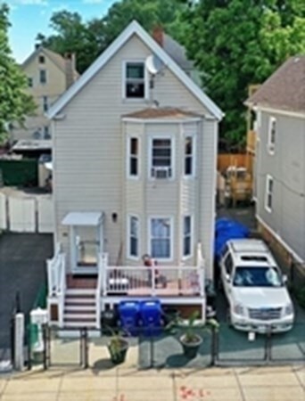 16 Oakwood St, Dorchester Center, MA 02124