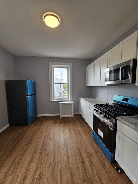 506 N 13th St Unit 2nd floor, Newark, NJ 07107