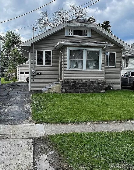 63 Amber St, Buffalo, NY 14220