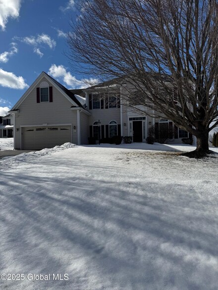 51 Graffin Dr, Latham, NY 12110