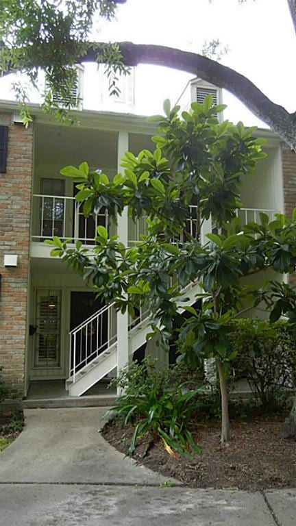 883 Wax Myrtle Ln, Houston, TX 77079