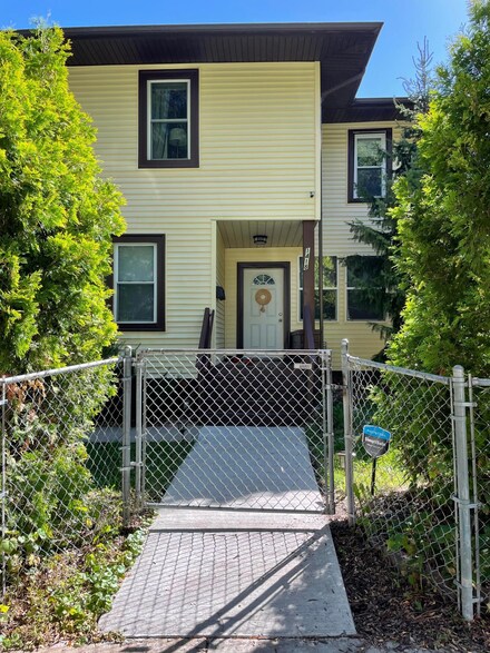 1418 Oliver Ave N, Minneapolis, MN 55411