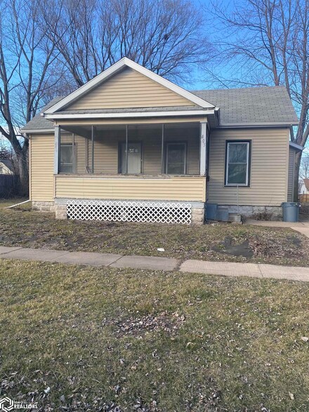 403 W Kirkwood Ave, Fairfield, IA 52556
