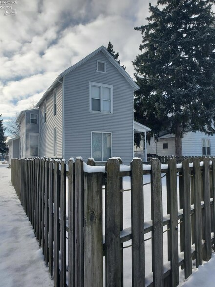 476 E Perry St, Tiffin, OH 44883