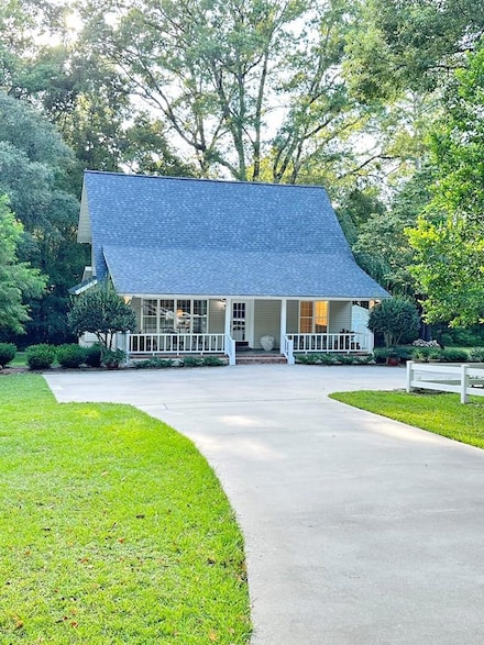 907 Chester Ave N, Douglas, GA 31533