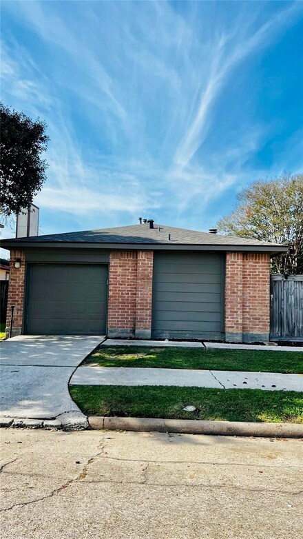 7855 Winehill Ln, Houston, TX 77040