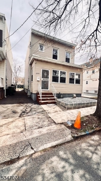 633 Meacham Ave, Linden, NJ 07036