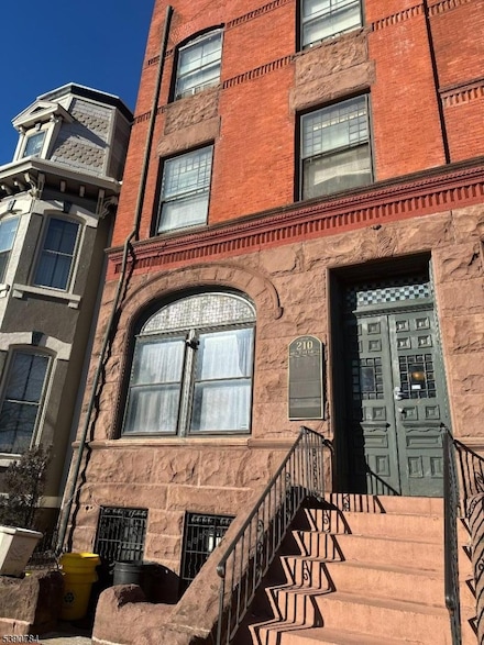 210 W State St, Trenton, NJ 08608