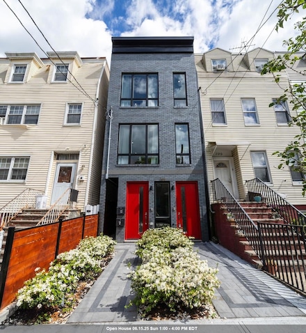 292 Whiton St Unit 2, Jersey City, NJ 07304