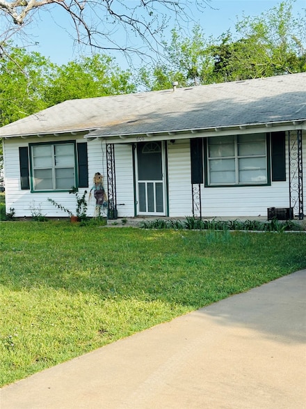 606 W Roosevelt Ave, Whitney, TX 76692